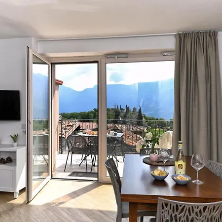 Lucia - Theater Apartment *